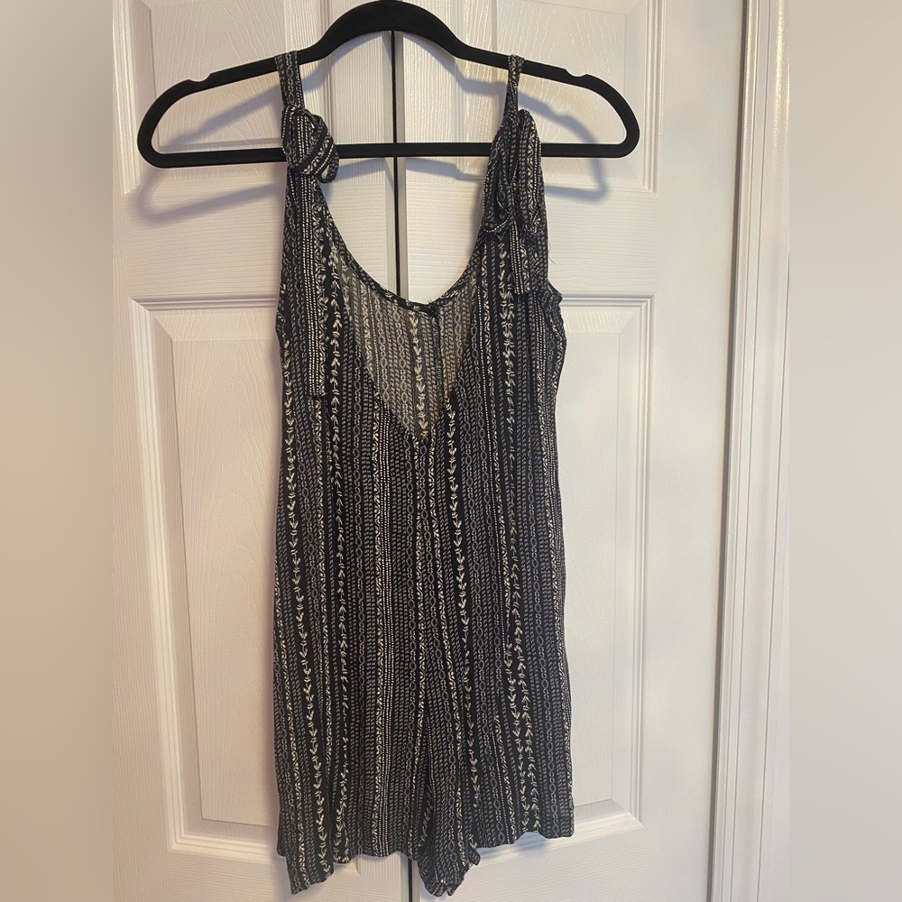 Romper - Picture 2 of 4